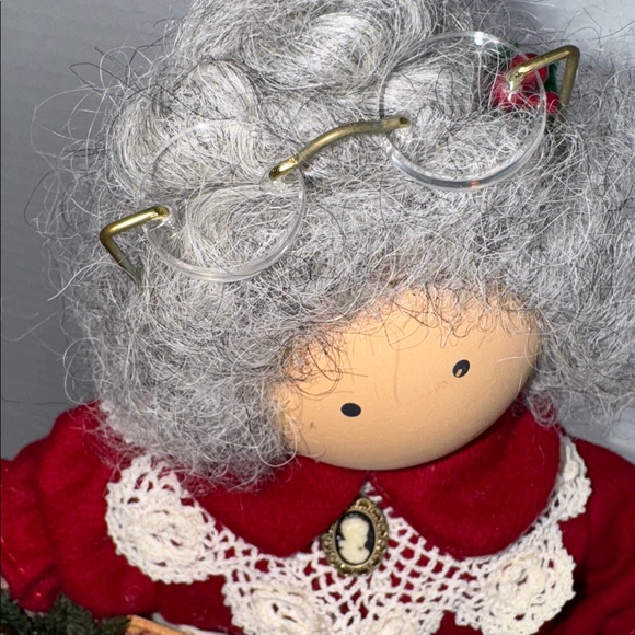 Lizzie high dolls LONGABERGER basket Mrs Claus Handcrafted 2000 Rare Collab